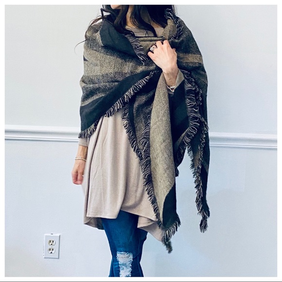 Gorgeous Cashmere blanket scarf shawl - Picture 4 of 7